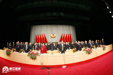 上午9时,大会执行主席盛昌黎宣布,中国人民政治协商会议第十届浙江