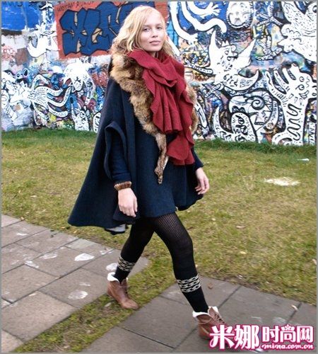 街拍斗篷时装 明星路人都爱它-街拍控,欧美街拍
