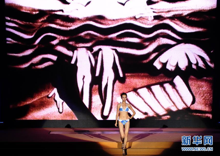 ����Ӿװ�Ļ��ڱ�Ļ