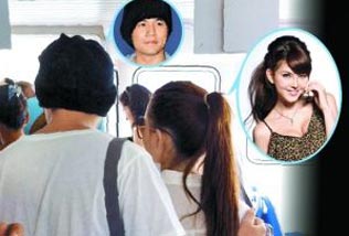 �ܽ�����Ů�ѹ�ֱ���