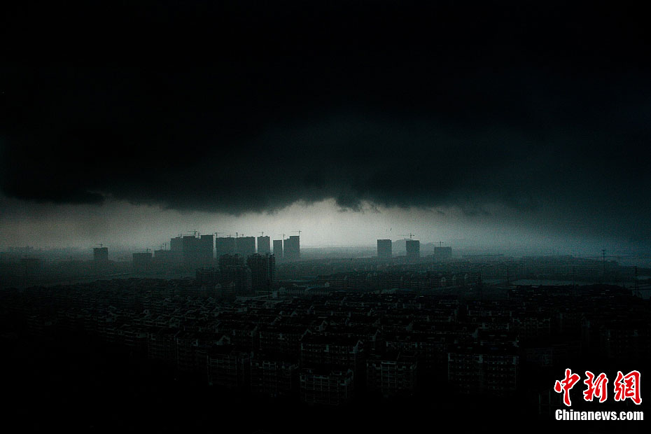 ���˳��ֺ���ǿ��������