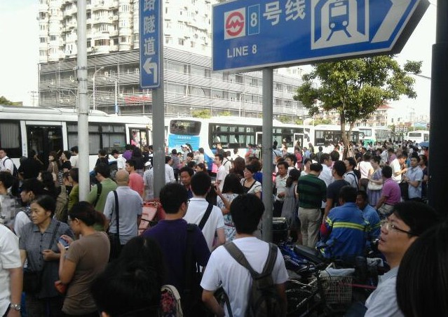 8������߷�ͻ������