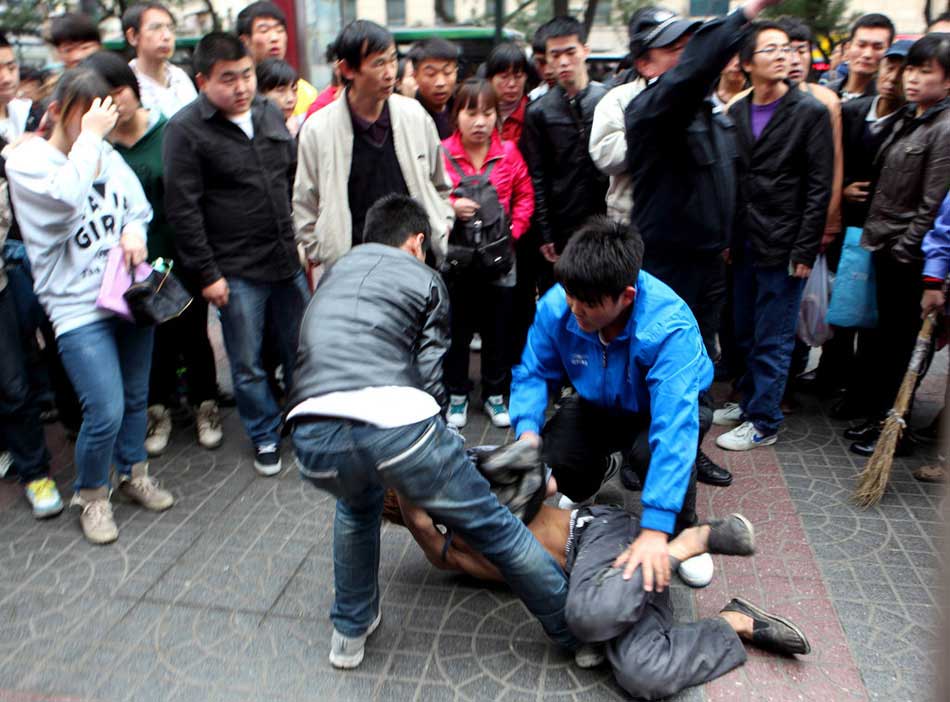 ������ͷ�����������ֶ�ͯ