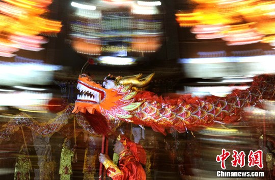 北京老舍茶馆:龙年舞龙