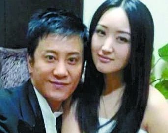 毛宁晒与杨钰莹亲密照