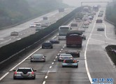 京港澳高速车流井喷