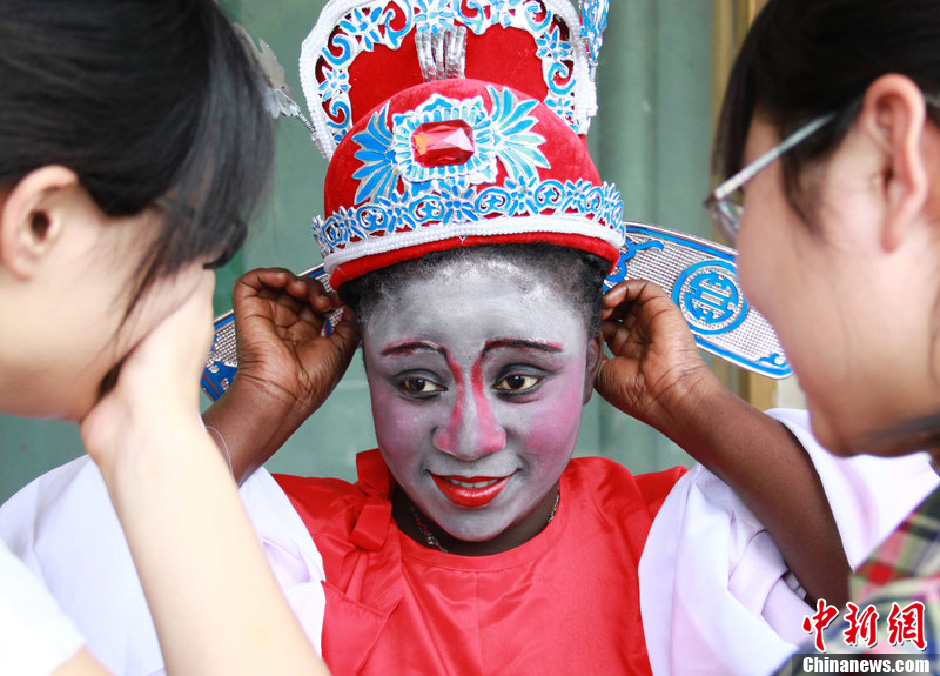 “美白”学越剧